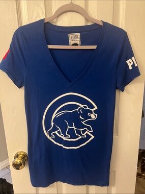 PINK Victoria's Secret Navy Blue V-Neck Tee with White Bear Logo